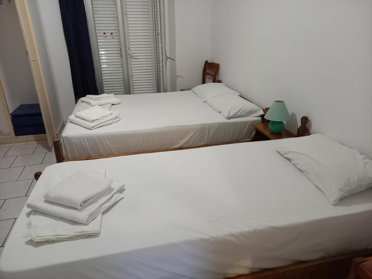 Dionisis Apartments Ajía Effimía Kültér fotó