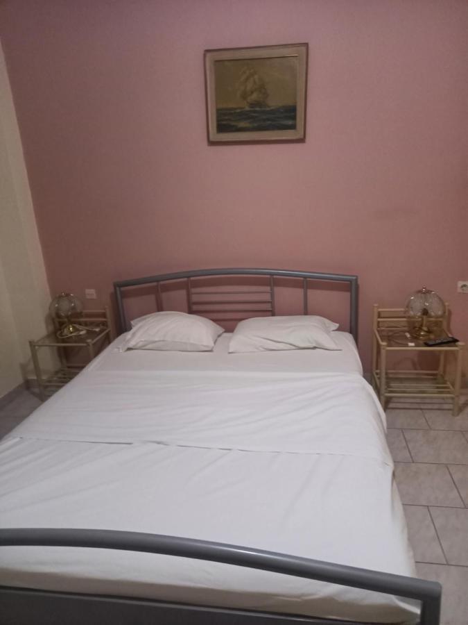 Dionisis Apartments Ajía Effimía Kültér fotó