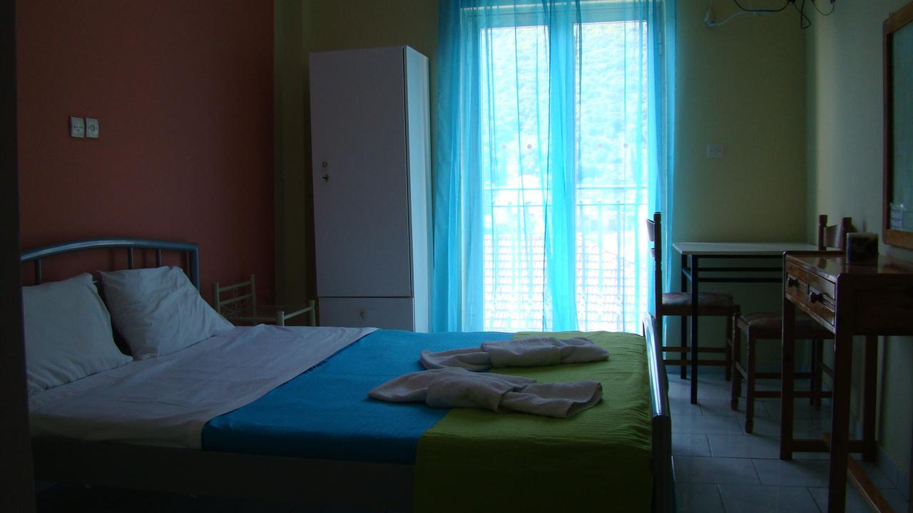 Dionisis Apartments Ajía Effimía Kültér fotó