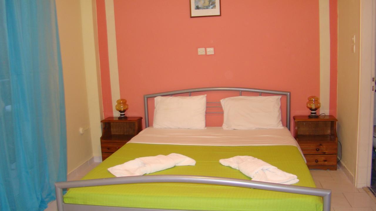 Dionisis Apartments Ajía Effimía Kültér fotó